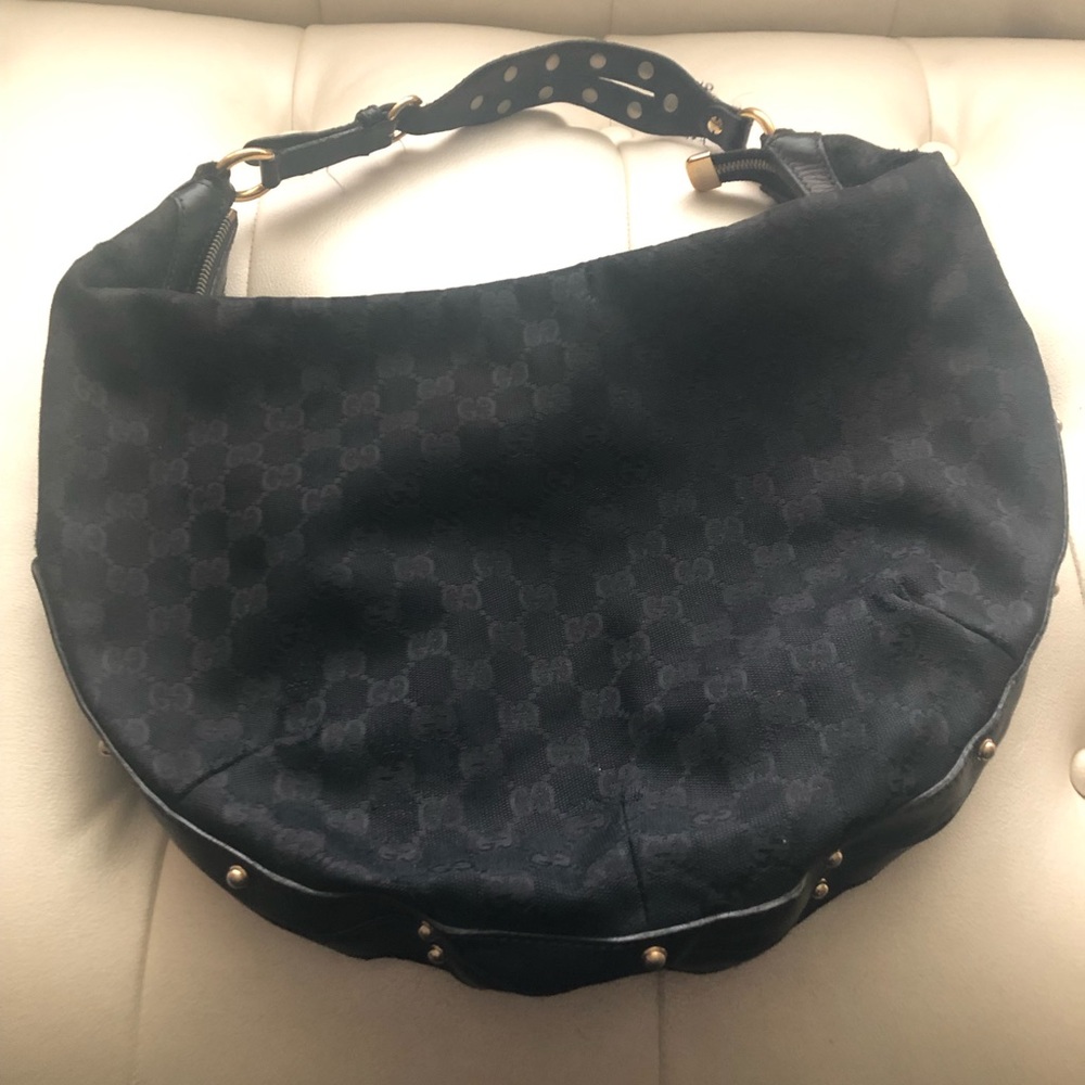 Authentic Gucci Hobo handbag with Gold Hardware